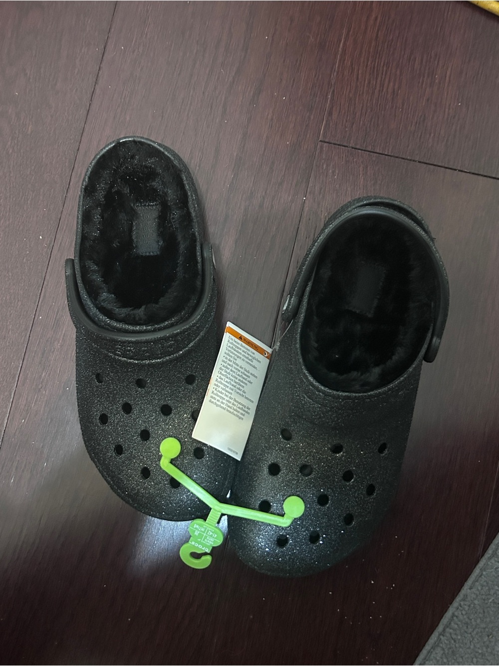 New Crocs Black Fuzzy-Lined Slip-On Clogs